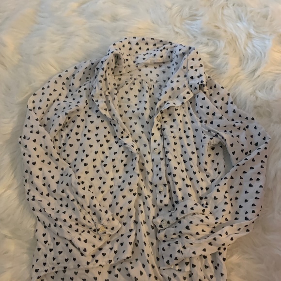 White blouse with black hearts - Picture 1 of 1